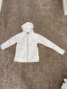 Patagonia Women’s Hooded Leaf-Print Jacket in Light Purple and White